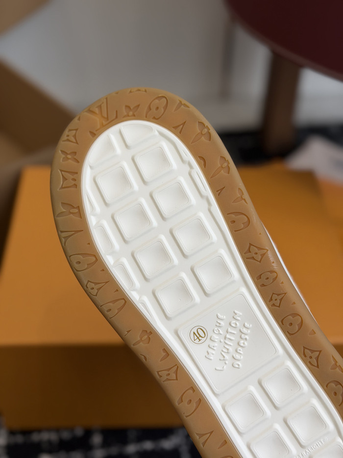 LVT Tilted Sneaker COPSHOE L&V-TI15
