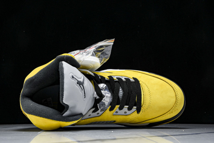 Jordan 5 Retro Tokyo T23 (2025) - IO3372-700