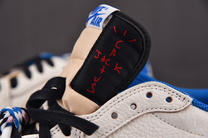 Travis Scott x Fragment x Air Jordan 1 Low OG DM7866-104
