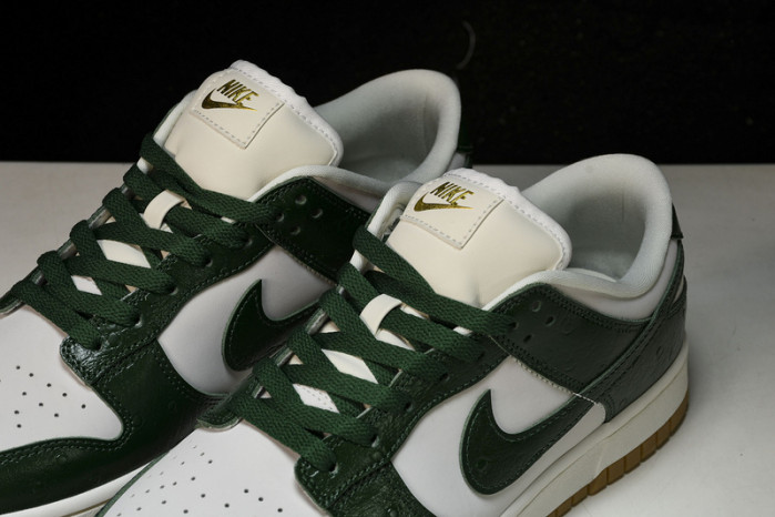 nike dunk low lx wmns gorge green fj2260-002