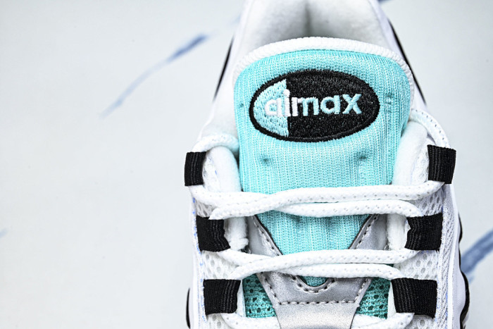 Nike Air Max 95 OG "Black Border" IM7409-100