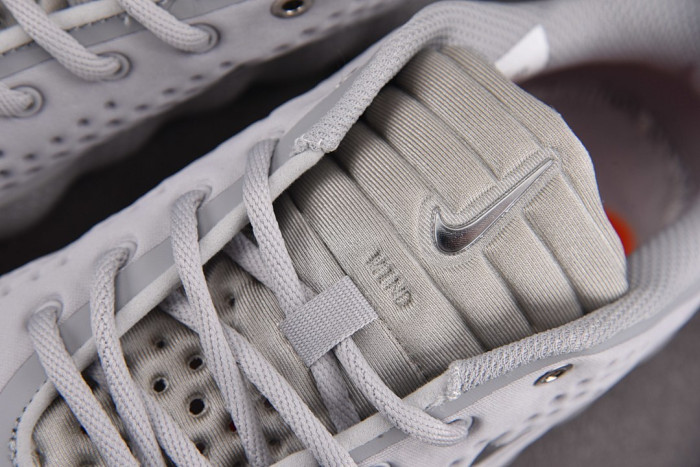 Nike Mind 002 