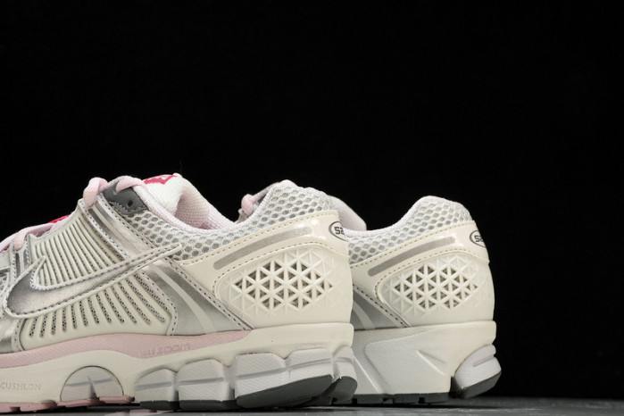 nike zoom vomero 5 "520/silver/pink" fn3695-001